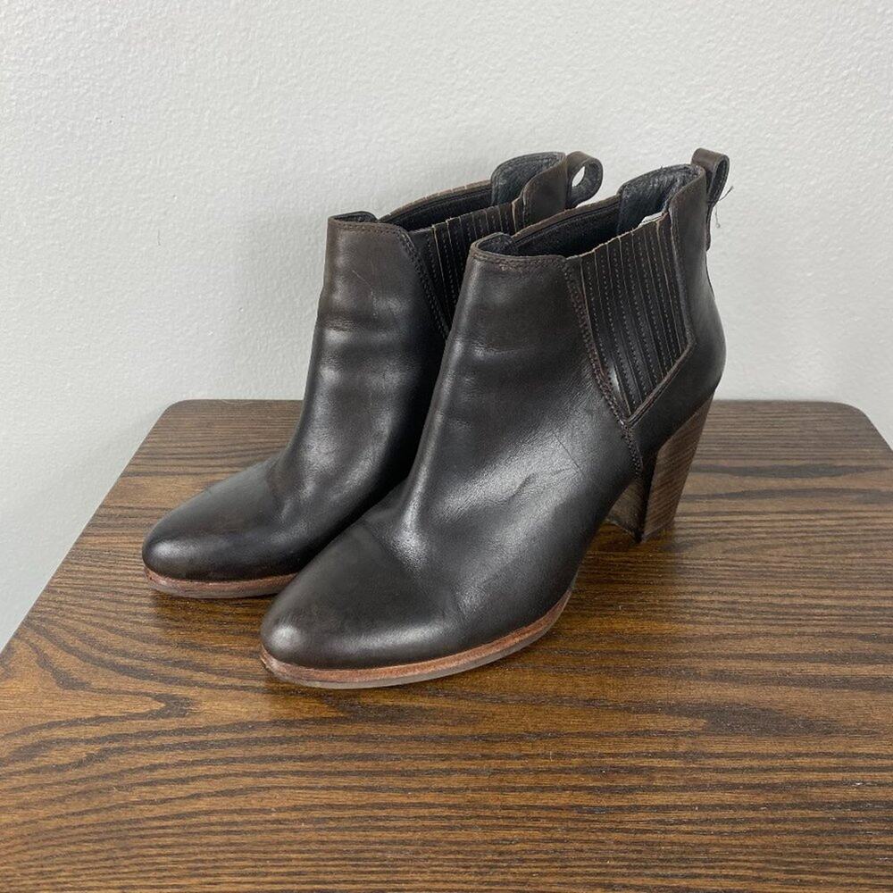 UGG Australia Poppy Boots Size 10 Balck Leather